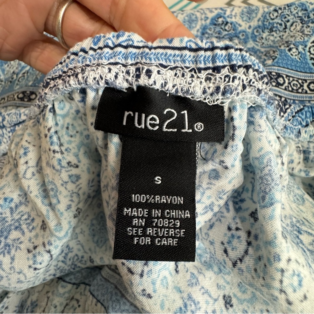 Rue 21 Blue Bandana Print Ruffled Off Shoulder Blouse - Picture 4 of 5